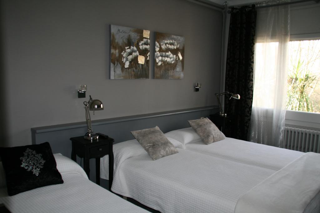 Hotel L'Ast Banyoles Zimmer foto